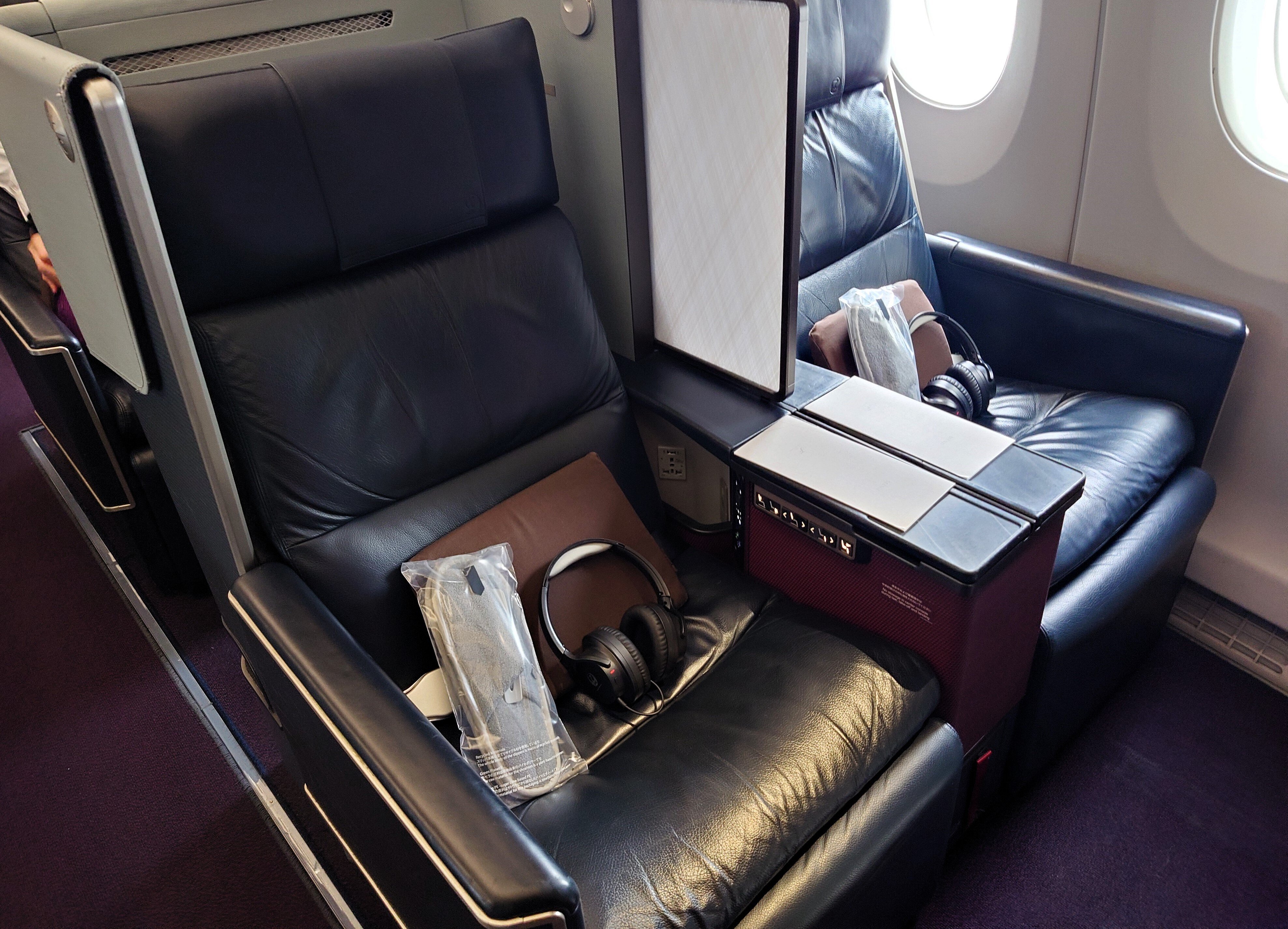 JAL国内線ファーストクラス搭乗の記録／「沖縄－羽田」｜菅野ノリヒコ