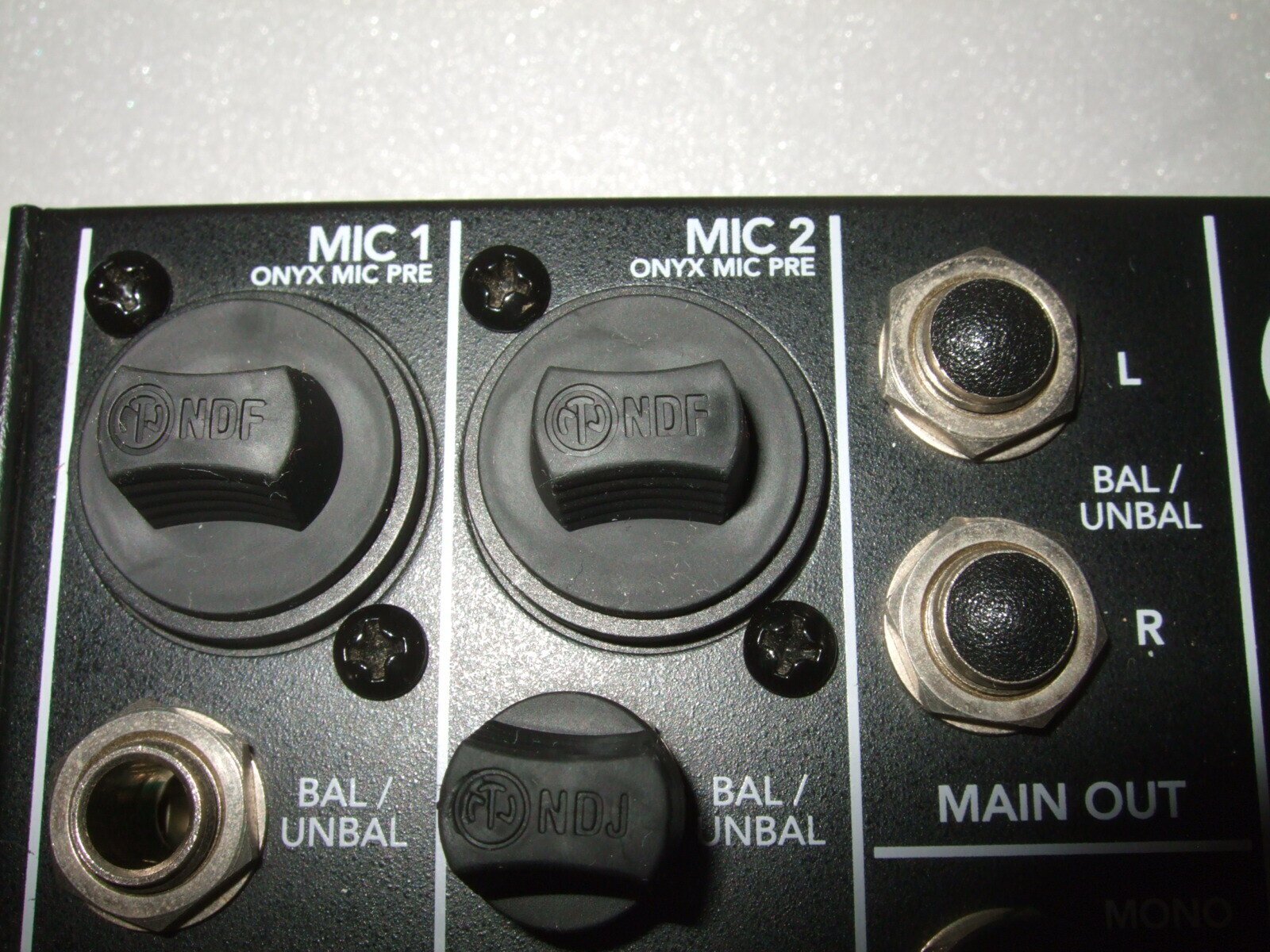 MACKIE アナログミキサー（402VLZ4）｜モメドラム