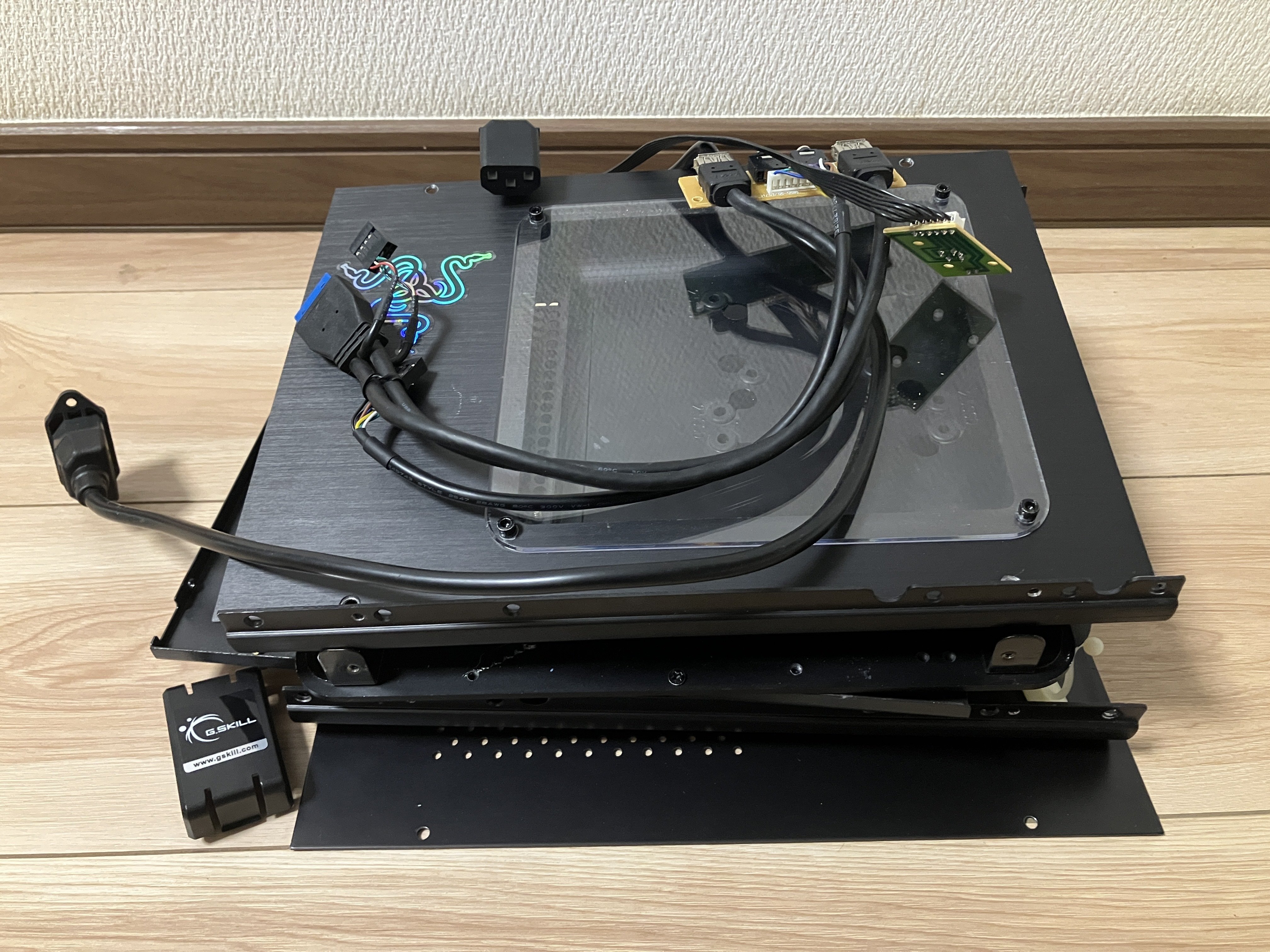 NCASE T1 v2.5 で組むミニマルゲーミングPC～組み込み～｜山ネズミ