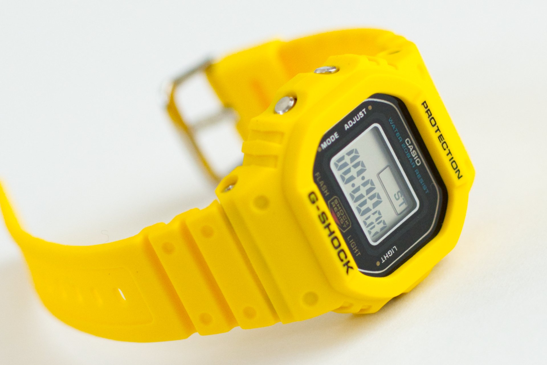 勝手に推しGOODS 2】指に黄色を纏う！ G-SHOCK nano「DWN-5600