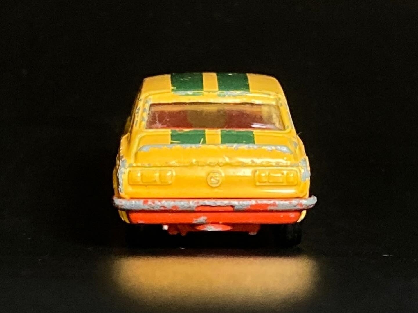 昭和トミカの記憶】日産サニークーペ1200GXレーシング──黄色いボディ