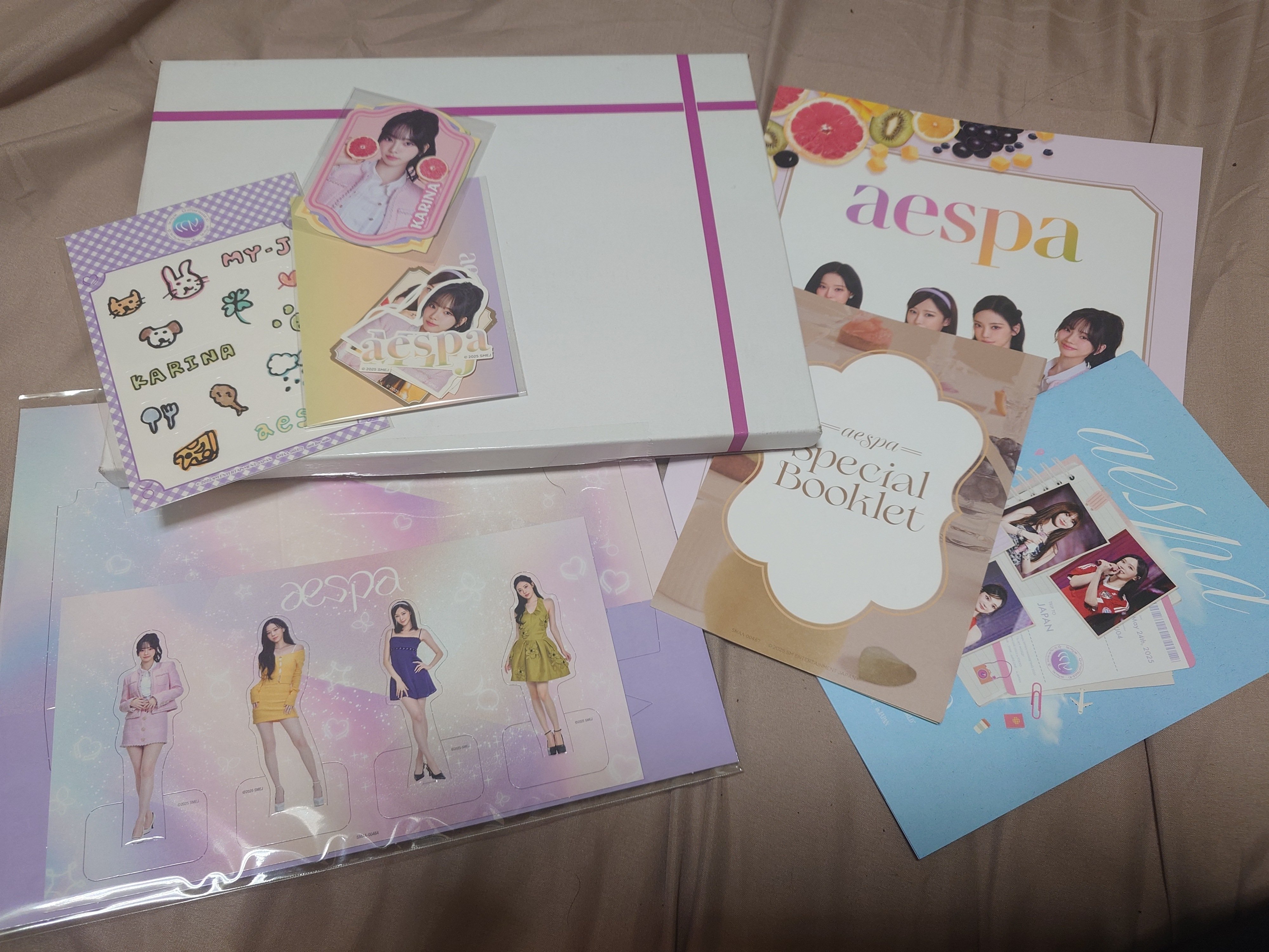 aespaからスペシャルキットが送られてきました！それから、LE SSERAFIM