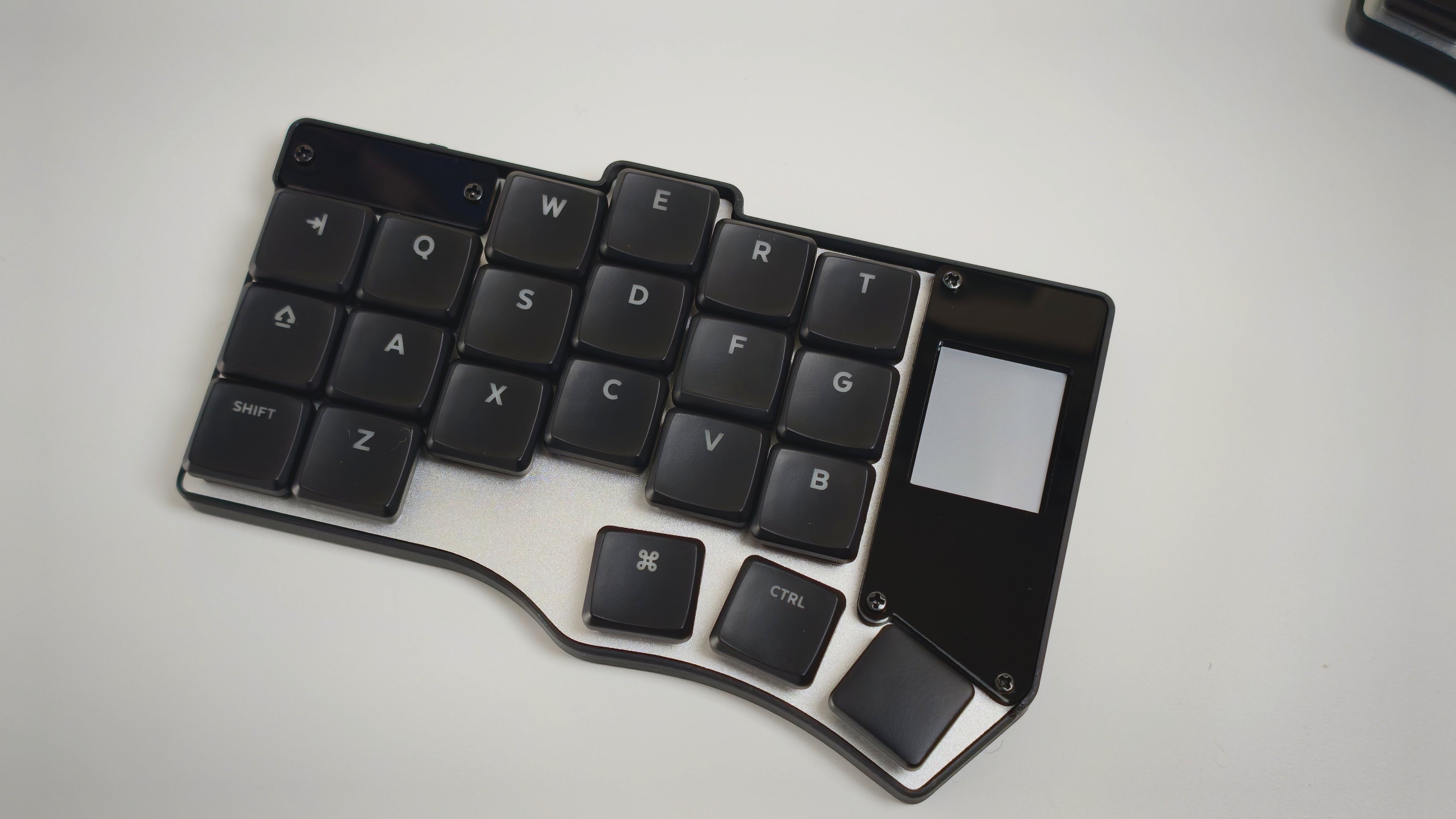 Vol.07】Toucan Keyboard｜完成度はかなり高い。でも“トラックボール派