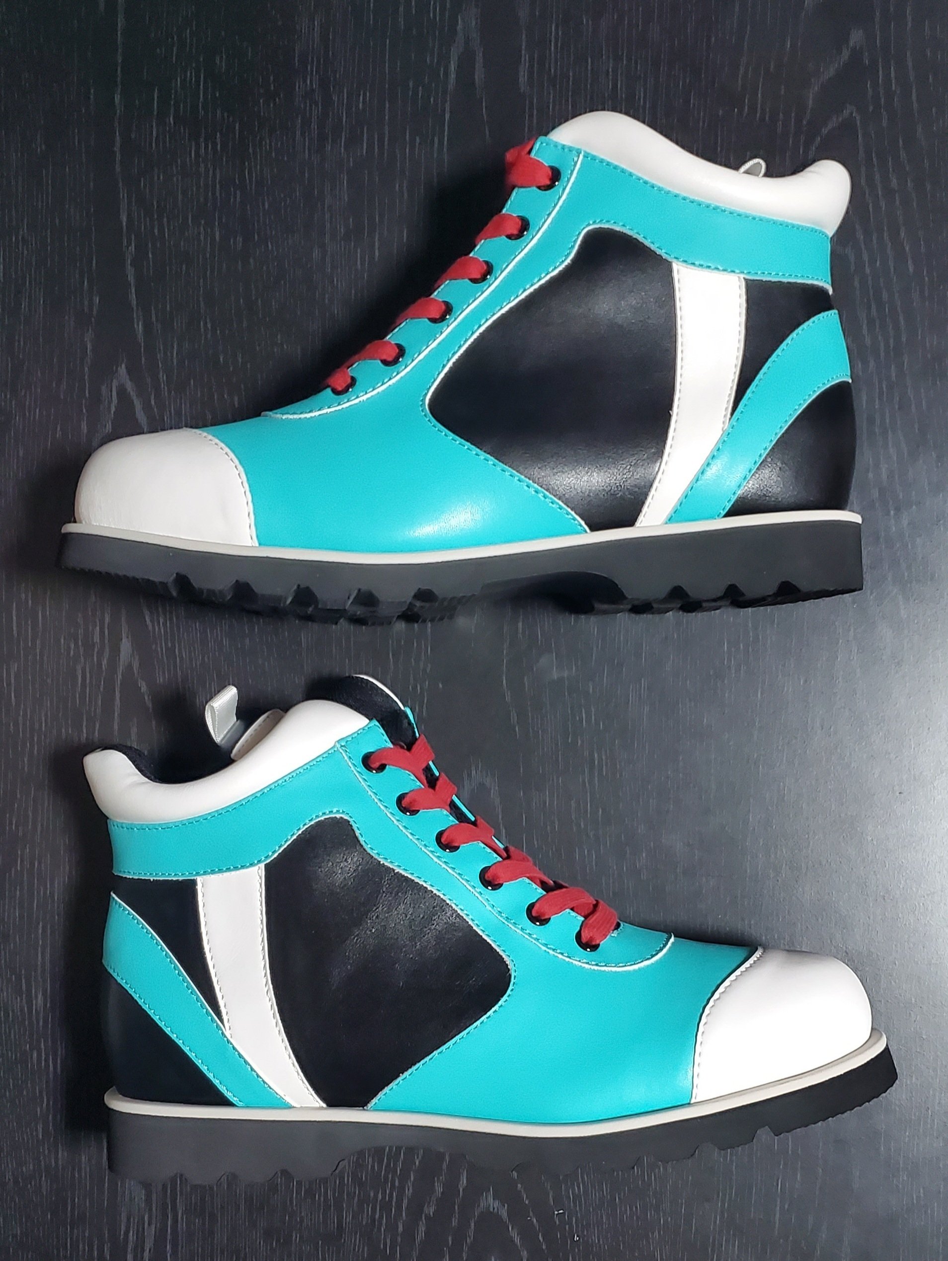 ブルーアーカイブ】『カズサのスニーカー』購入！再現度と実用性が高い