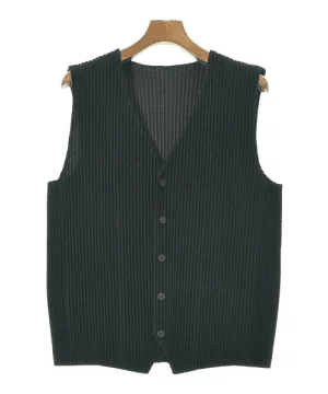 売り切れ御免】HOMME PLISSE ベスト｜レイヤードを格上げする黒の極上