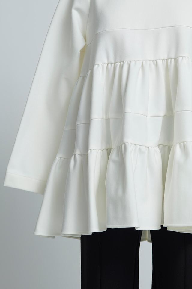 yori(ヨリ)の「ぬくぬくヘムフリルブラウス【2022AW】12月中旬発売予定