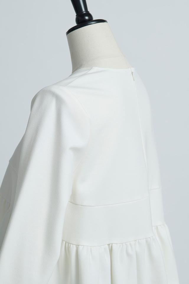 yori(ヨリ)の「ぬくぬくヘムフリルブラウス【2022AW】12月中旬発売予定