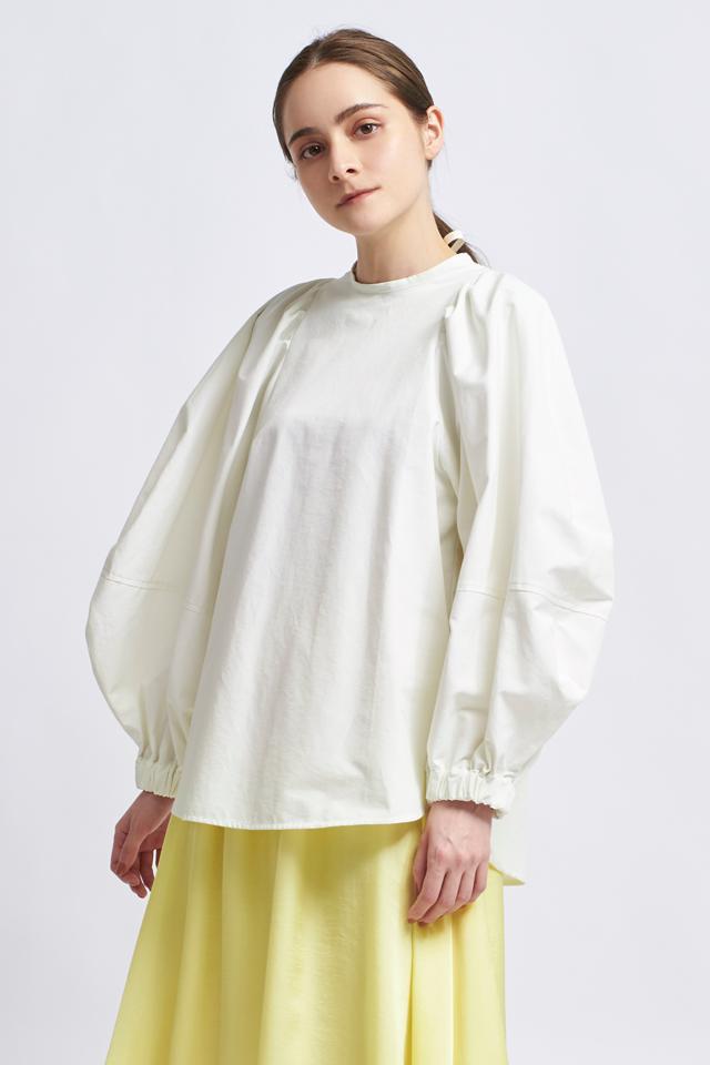 yori(ヨリ)の「ビッグパフスリーブブラウス【2021AW】9月中旬発売予定