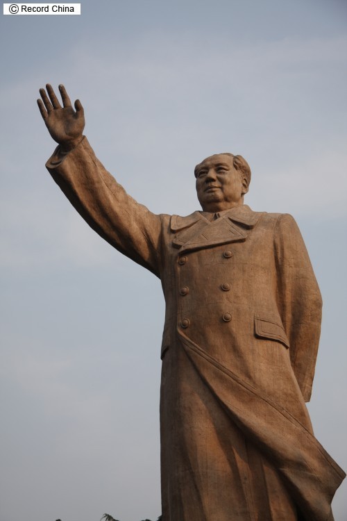 孔子や毛沢東の巨大像が各地に続々、観光地の目玉に―中国
