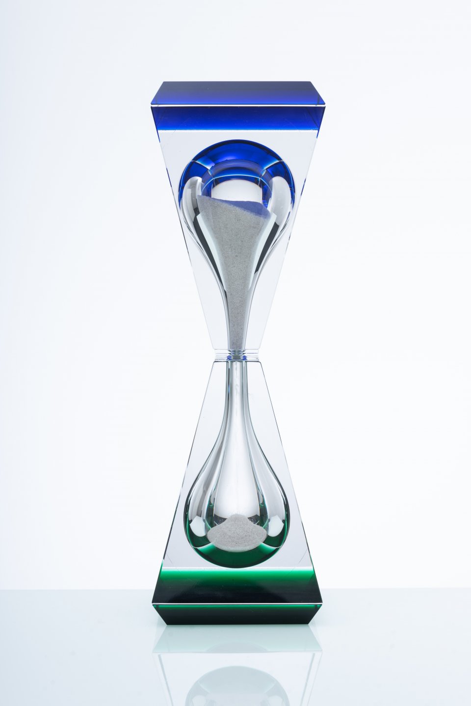 チャペックより、世界限定18個の「砂時計」が発売～チェコをルーツと