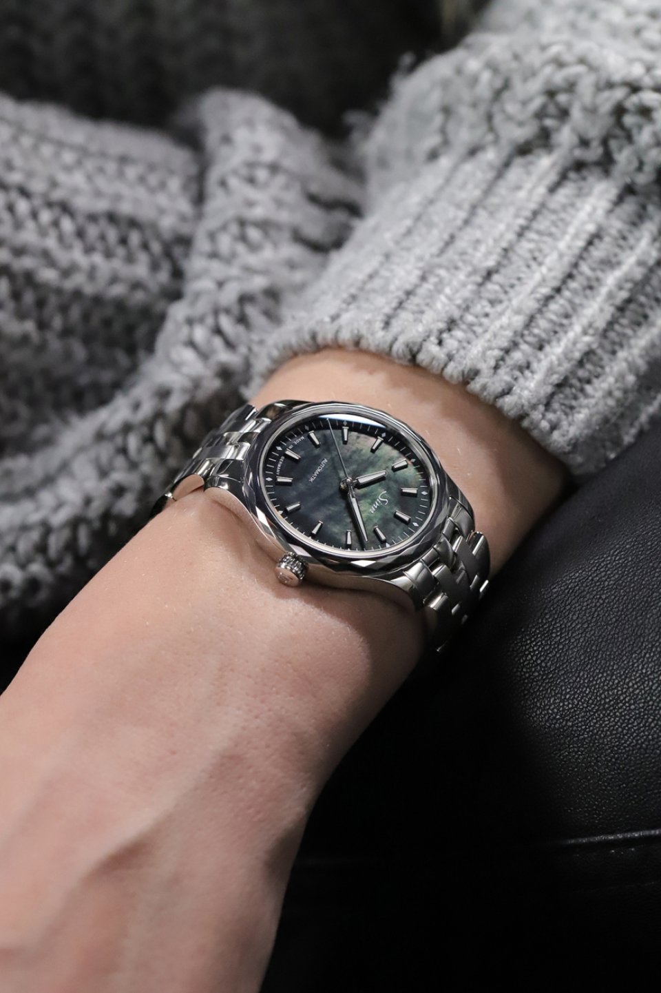 ジンから ブラックとホワイト 2種のMOPダイヤルで魅せる「534