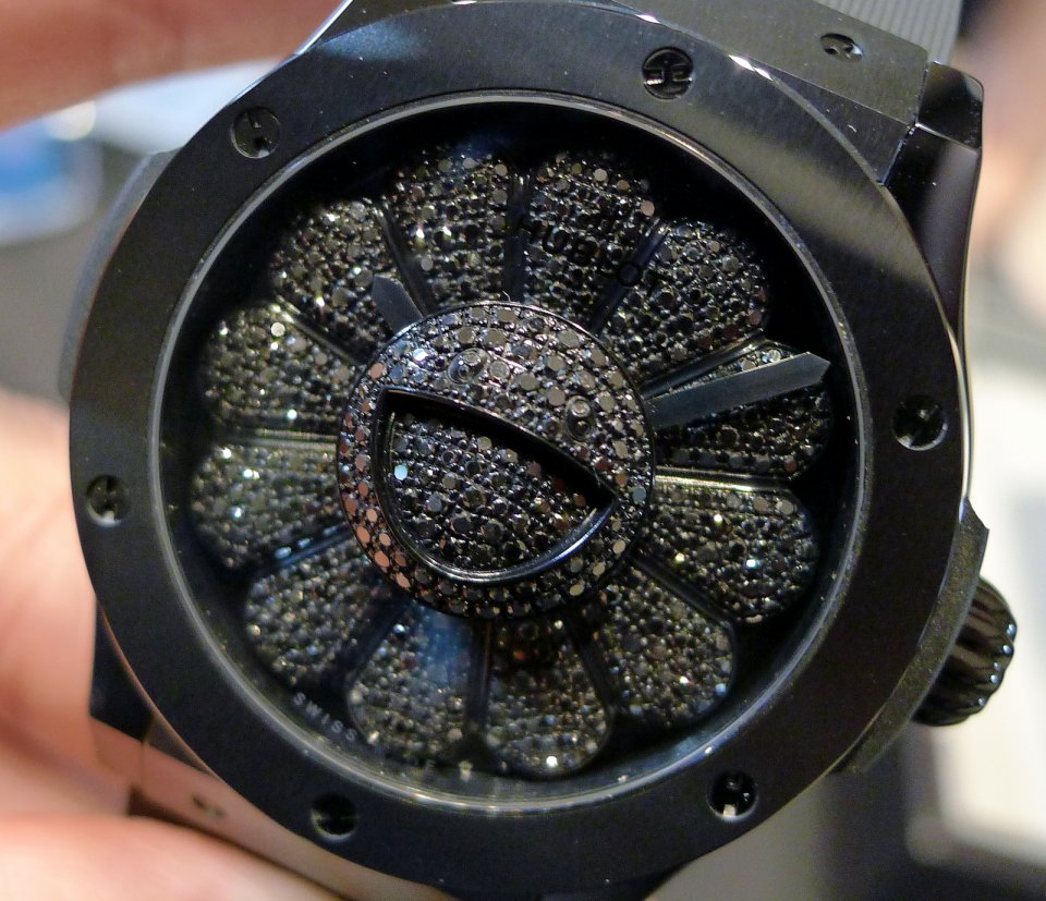 ウブロ ～ 村上隆とのコラボモデルを発表： クラシック・フュージョン