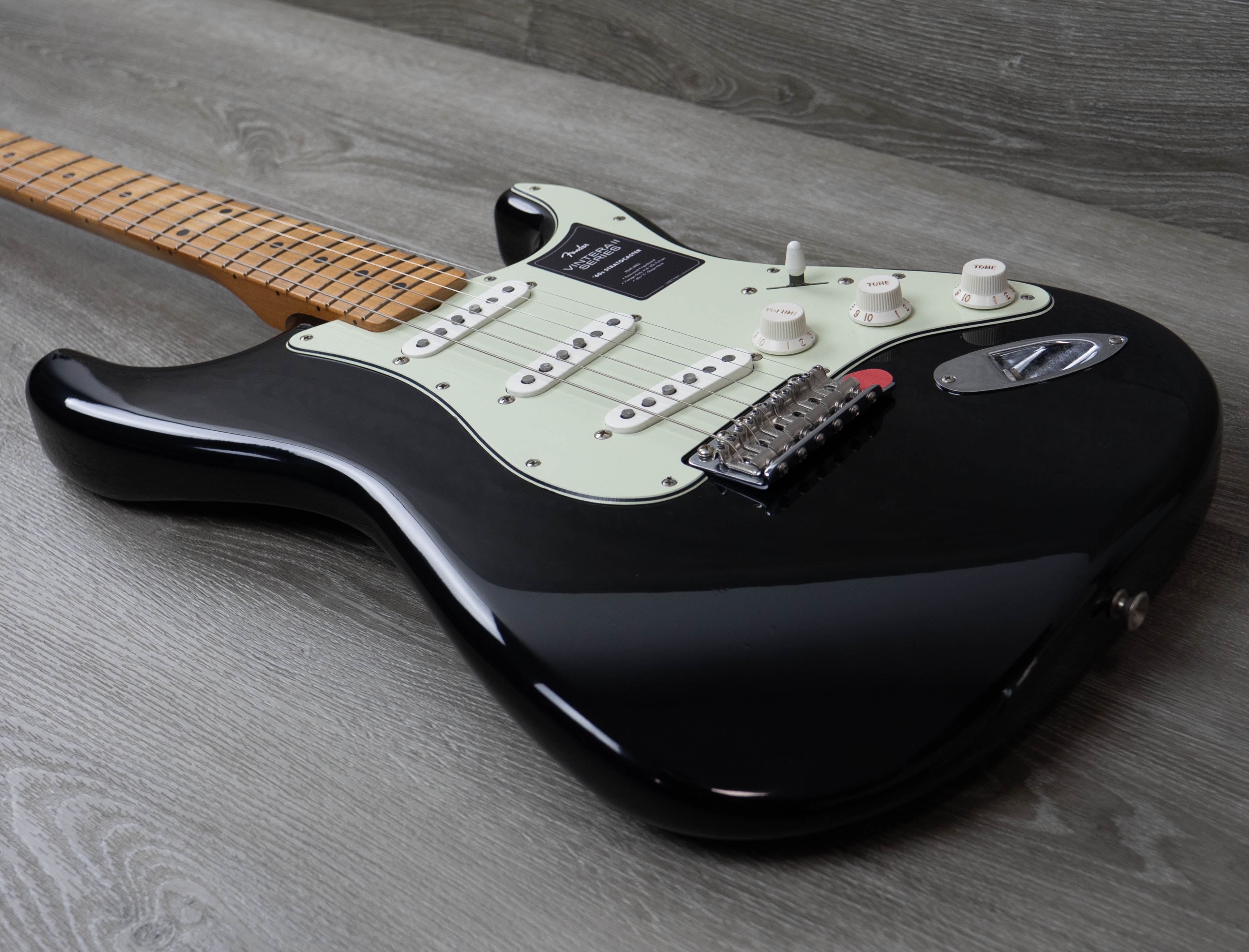 Fender Vintera II Road Worn '60s Stratocaster, Maple Fingerboard