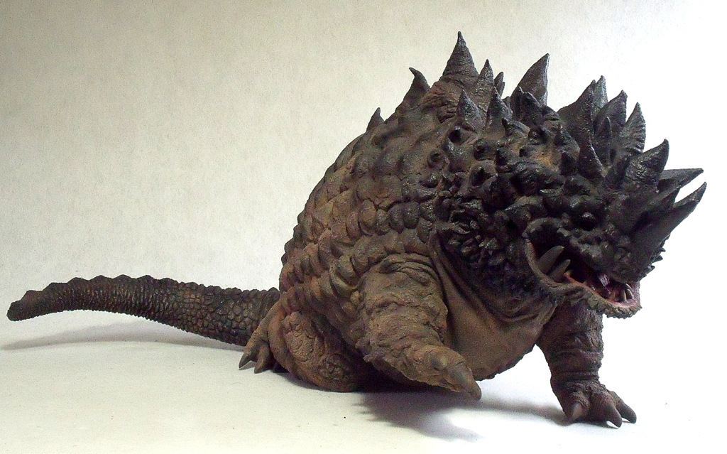 マグラー完成品製作記 その9: 怪獣ガレージキット造形記録