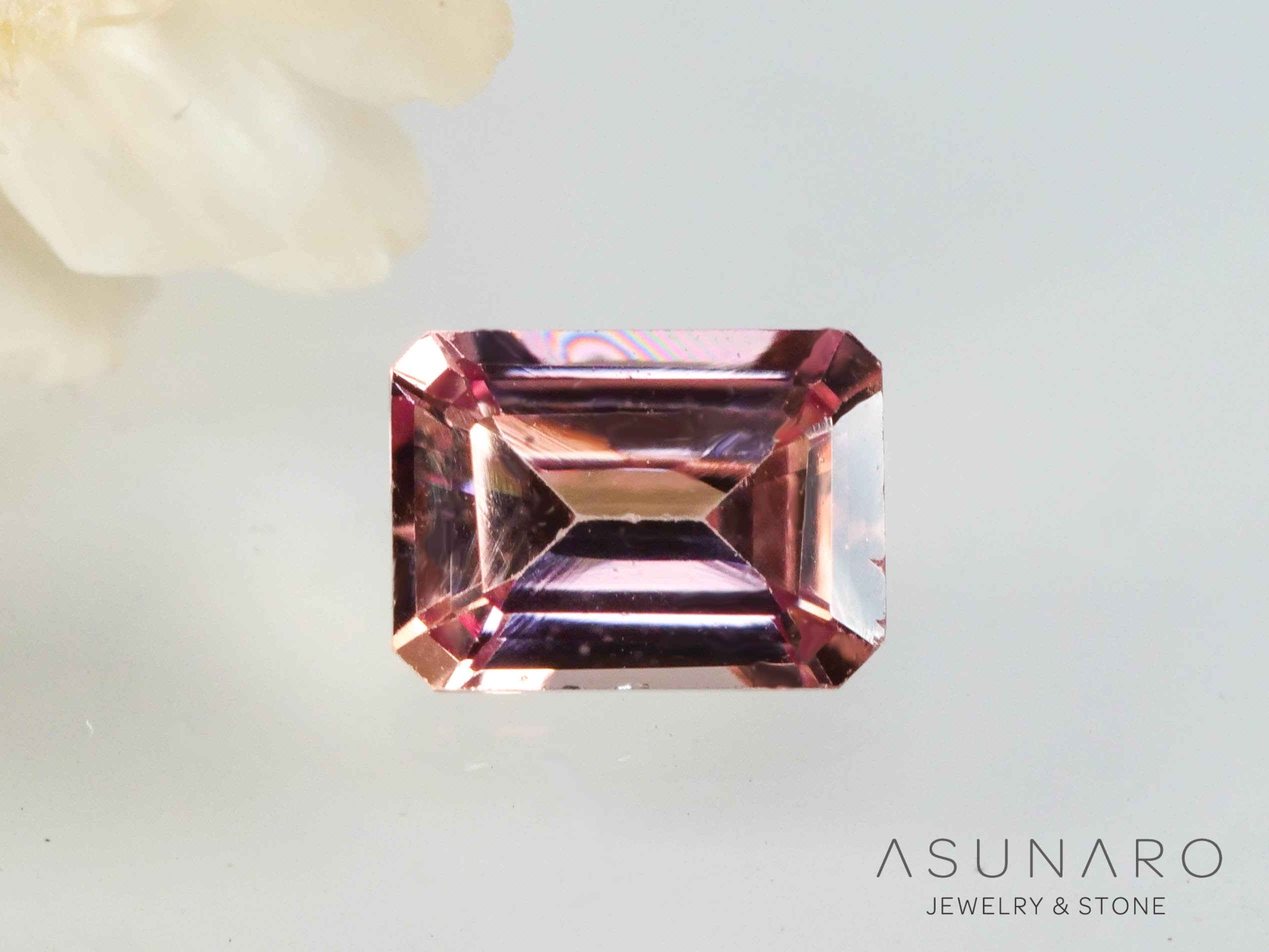 パパラチアサファイア エメラルドカット スリランカ産 ソ付き 0.25ct