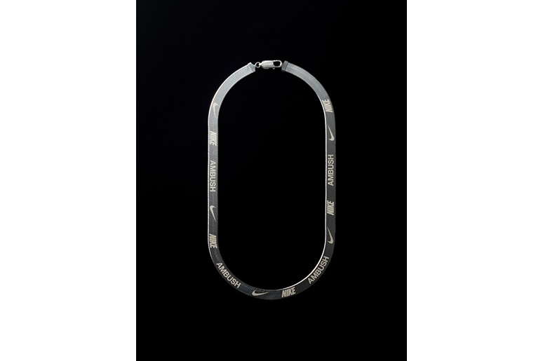 NIKE x AMBUSH®」コレクション エアマックスとヘリンボーンネックレス