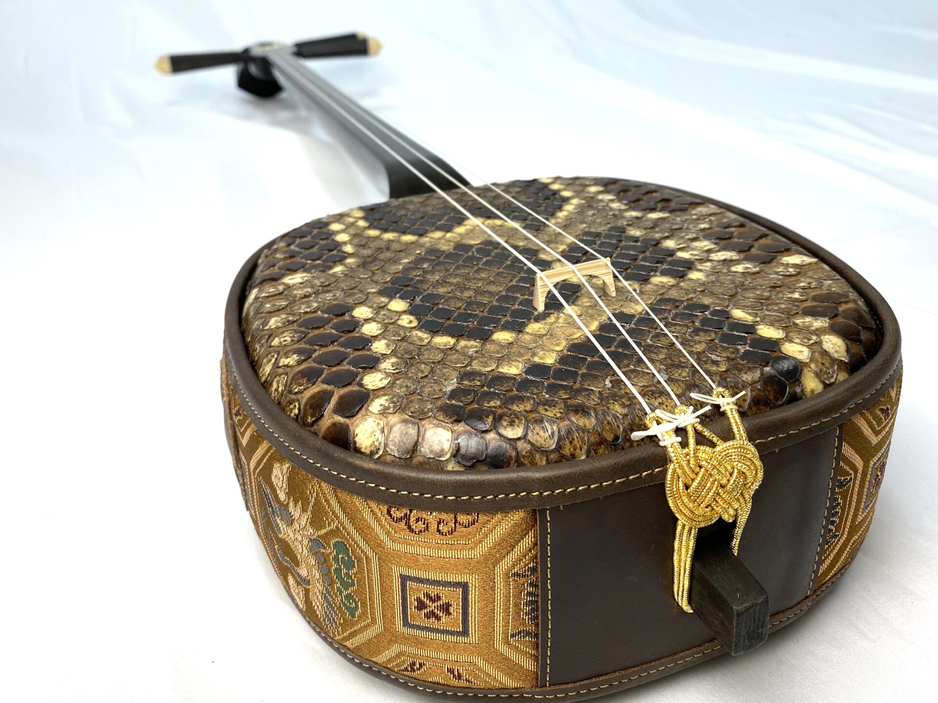 黒木江戸与那型三線 – 池武当新垣三線店