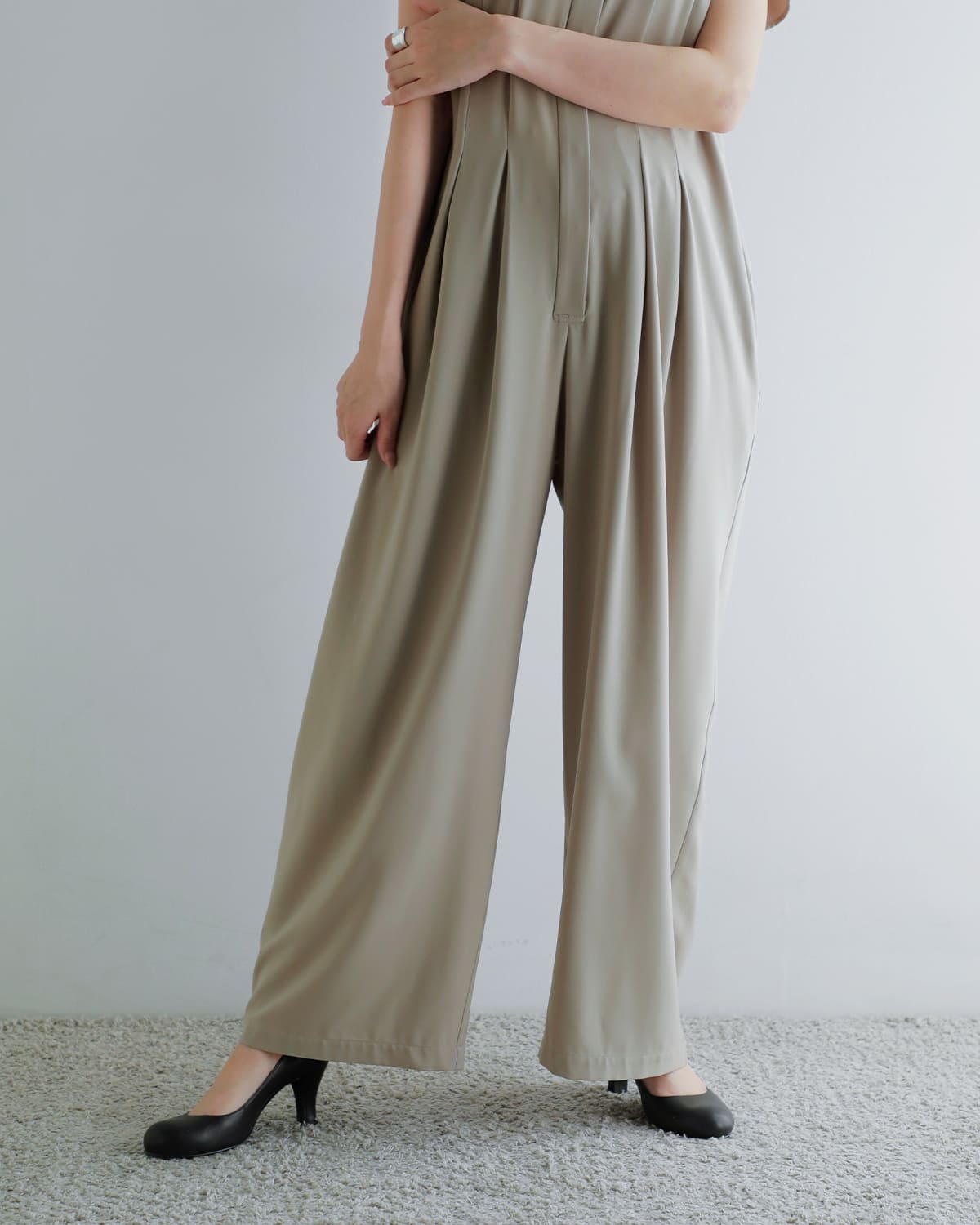 Hella ヘラ ワイドタック ジャンプスーツ “WIDE TUCK JUMPSUIT” h261