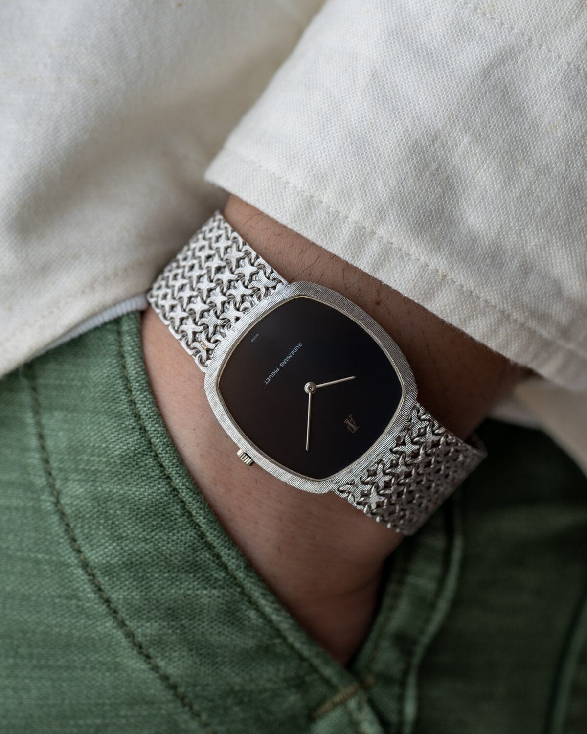 オーデマ ピゲ トノー WG ブラックダイアル ブレスレット一体型 1970