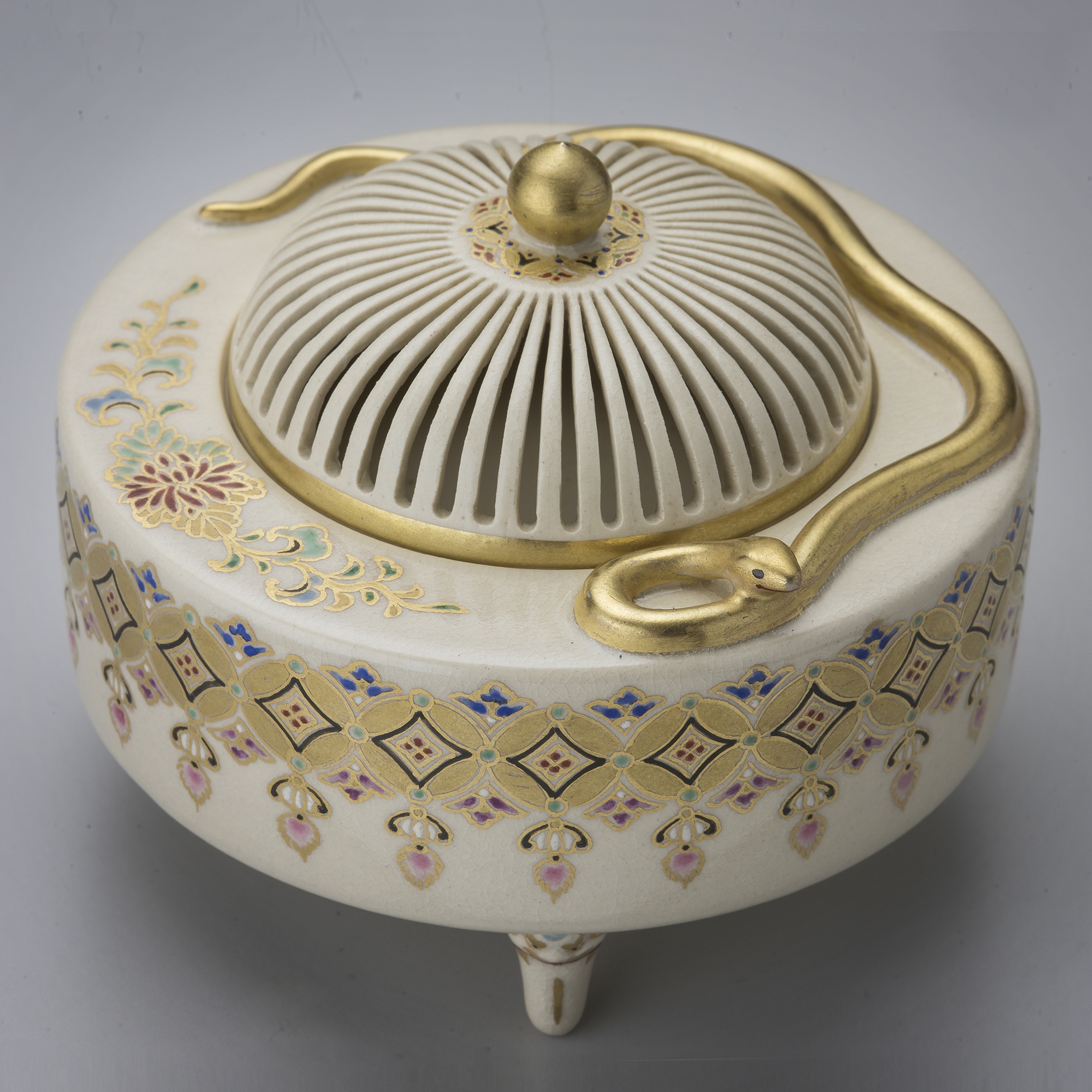 十五代 沈壽官『 薩摩金蛇香爐(さつまきんじゃこうろ）』 | 陶芸作品