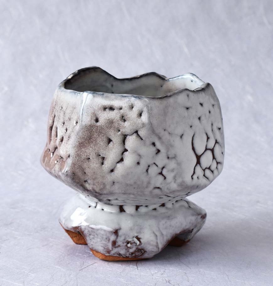 兼田昌尚『 「白釉窯変刳貫茶碗（割高台）」』 | 陶芸作品（作家特選