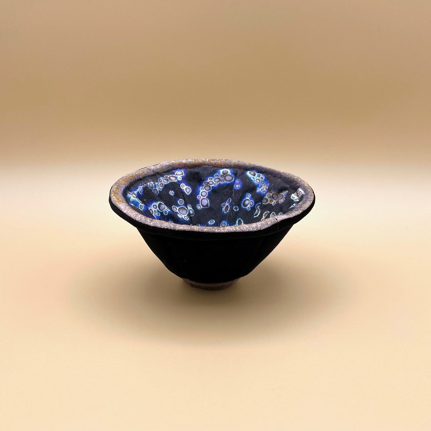 ほぼ実寸「曜変天目ぬいぐるみ」販売再開へ！ 静嘉堂＠丸の内の