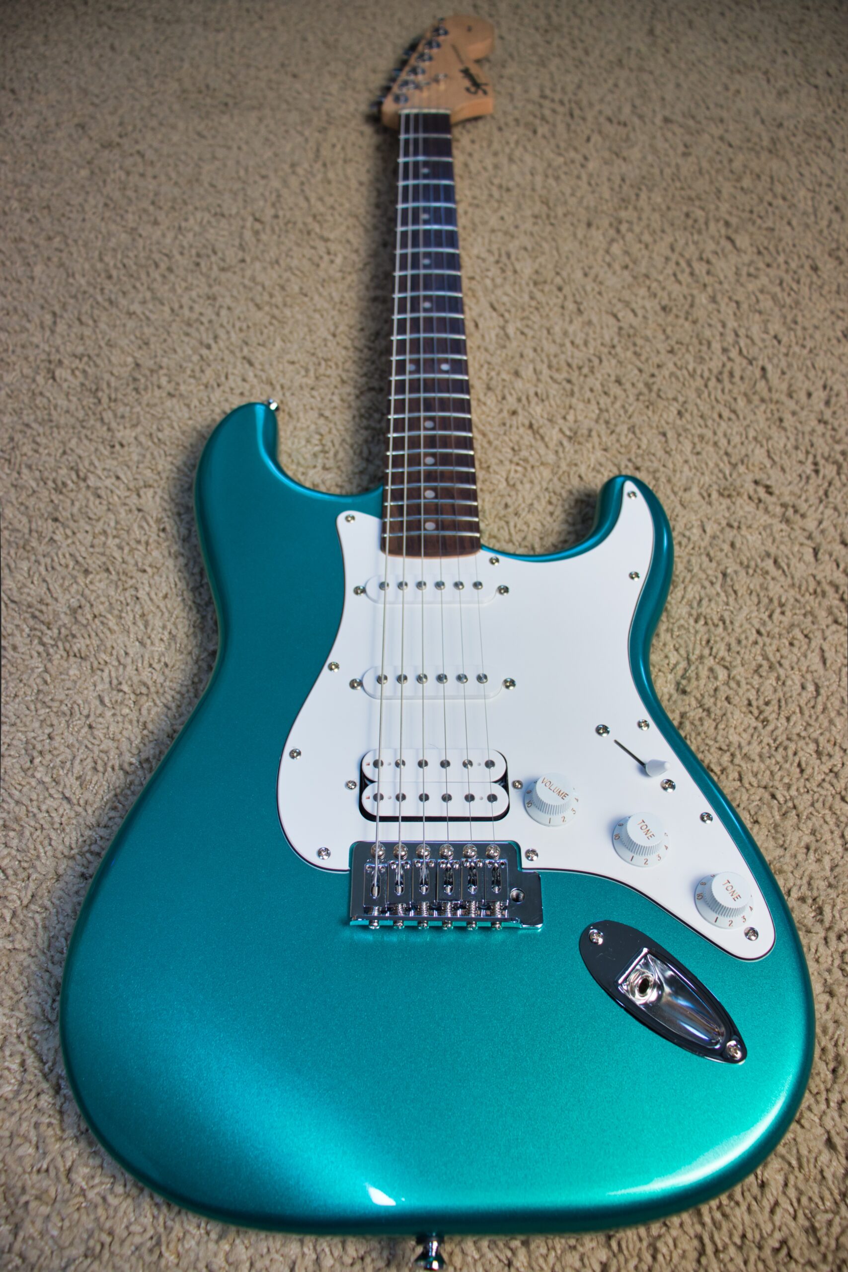 Squier Affinity Stratocaster HSS electric guitar review (FINALLY