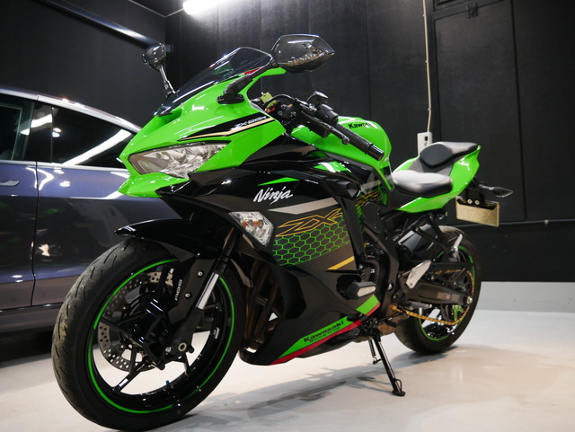 バイク KAWASAKI ZX25R／CERAMIC PRO 10層コーティング施工（松原市