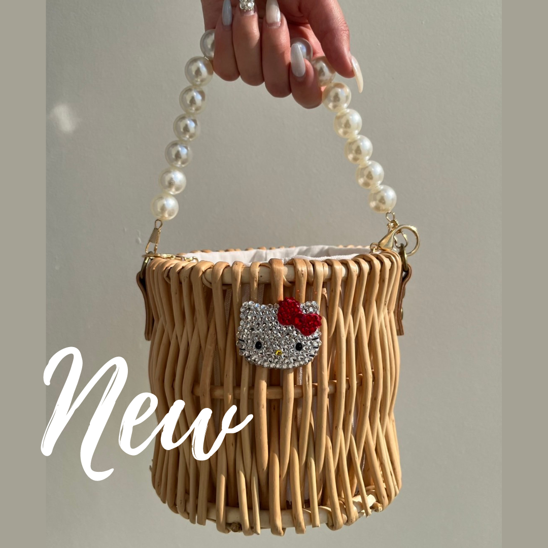 SMILE SHOP】Bling Me!新商品発売💕 | AWAJI HELLO KITTY APPLE LAND