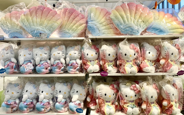 HELLO KITTY SMILE限定グッズがいっぱい！福袋をゲットしよう