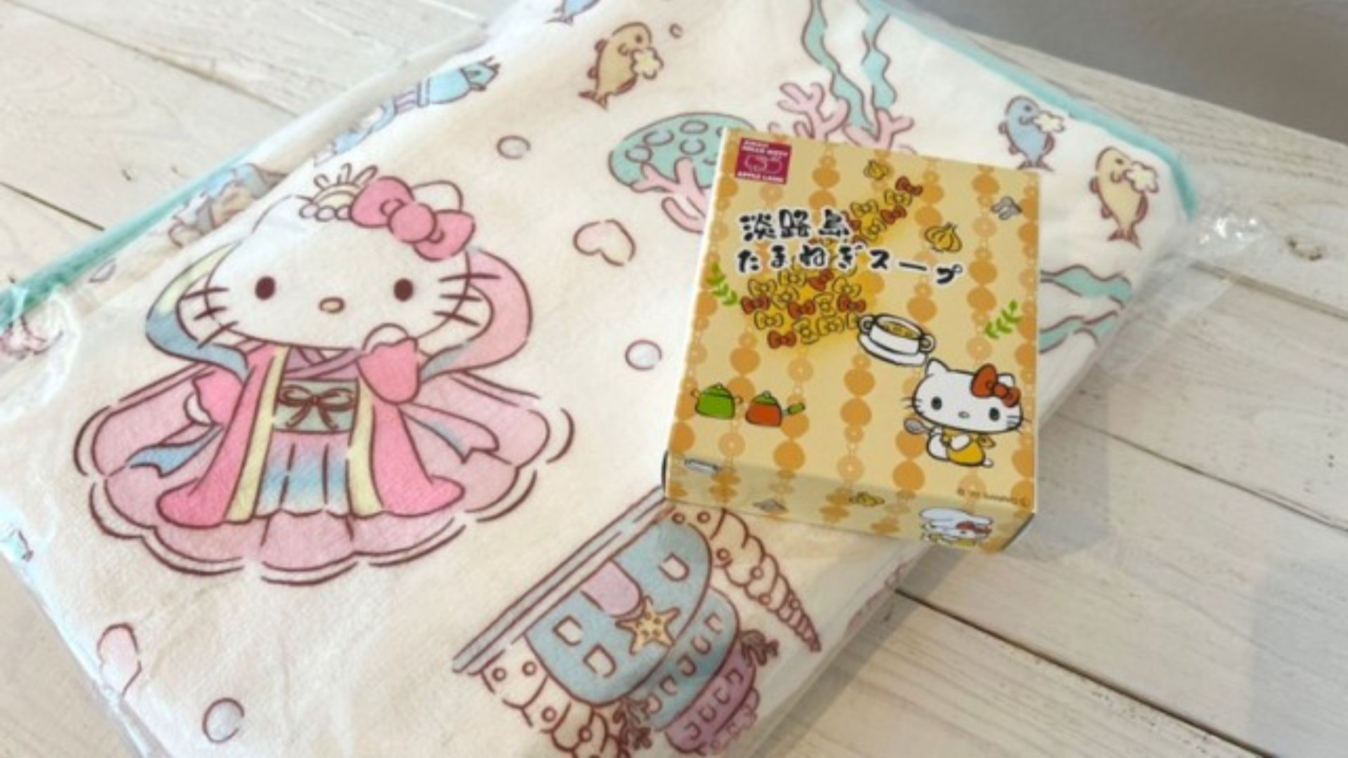 淡路島】ハローキティ スマイルの冬におすすめの商品を紹介⛄ | AWAJI