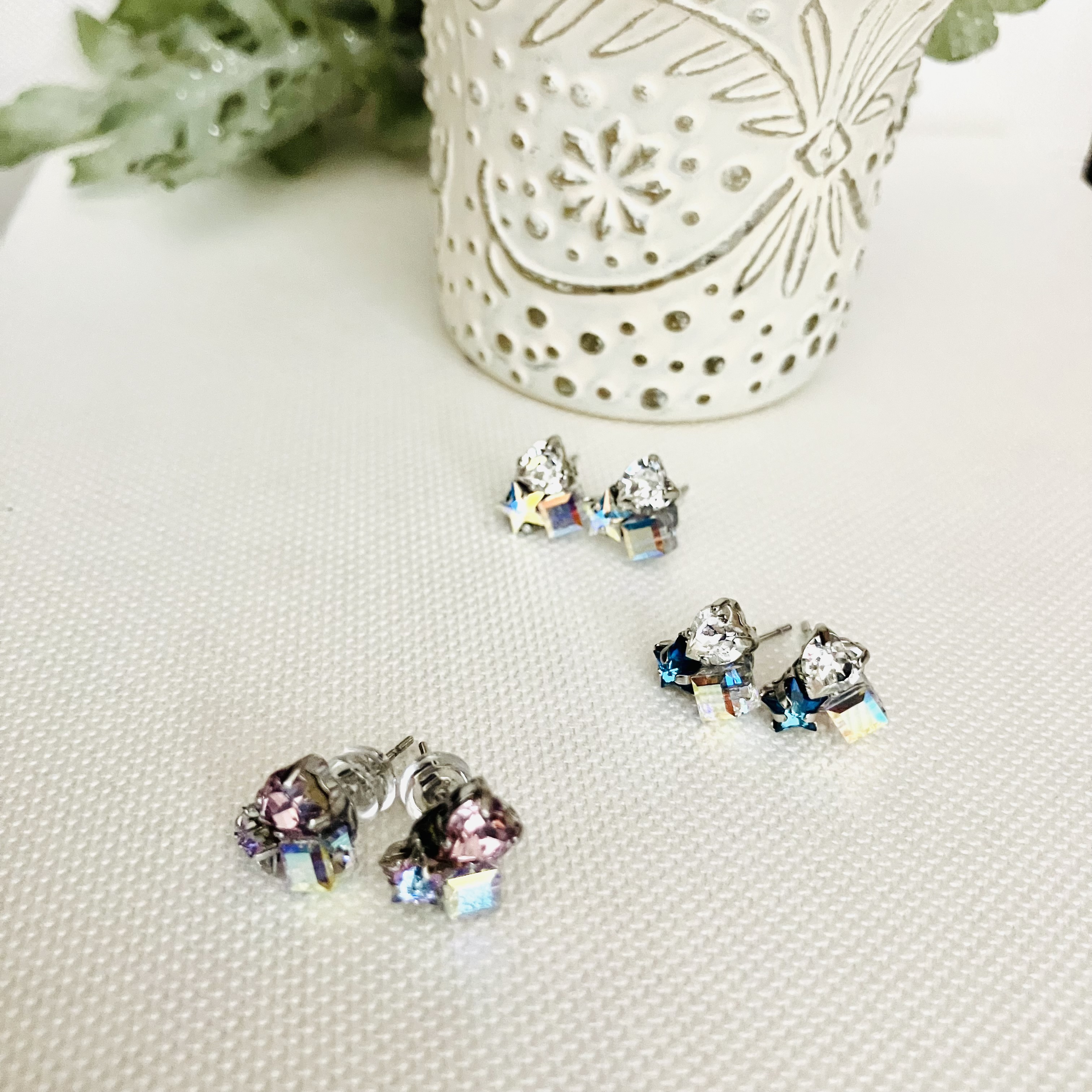 Triple (ピアス) | ヨーロッパの高品質なクリスタルなど厳選した素材を