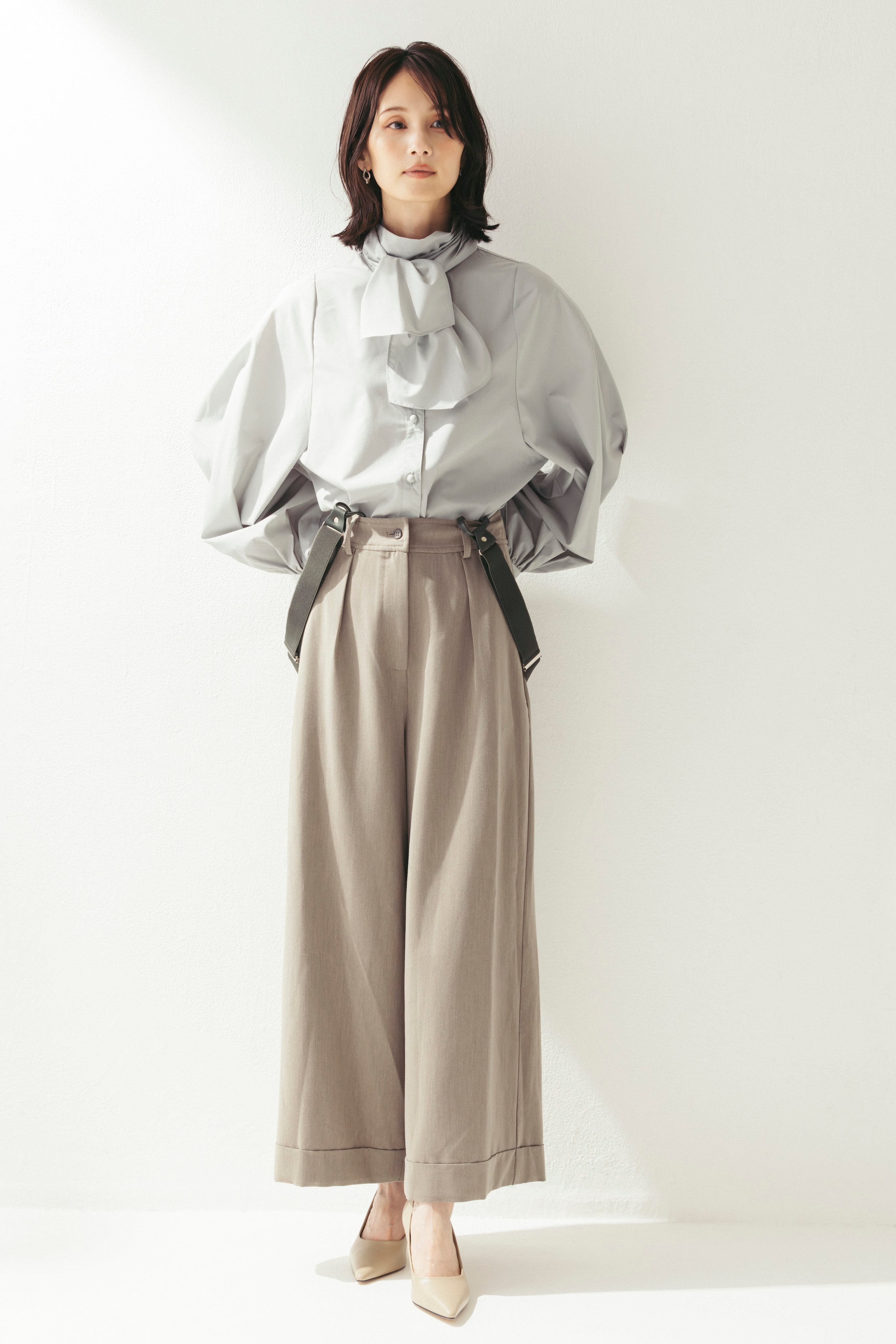 クルミ釦リボンタイブラウス NS-352 – ATELIER N'S