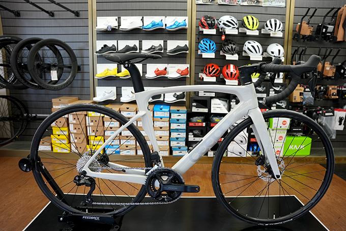 CEEPO MAMBA-R 105 Di2 White | トライアスロンのことならアスリート