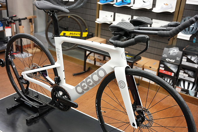 CEEPO VIPER-R シマノ ULTEGURA Di2 Pure White | トライアスロンの