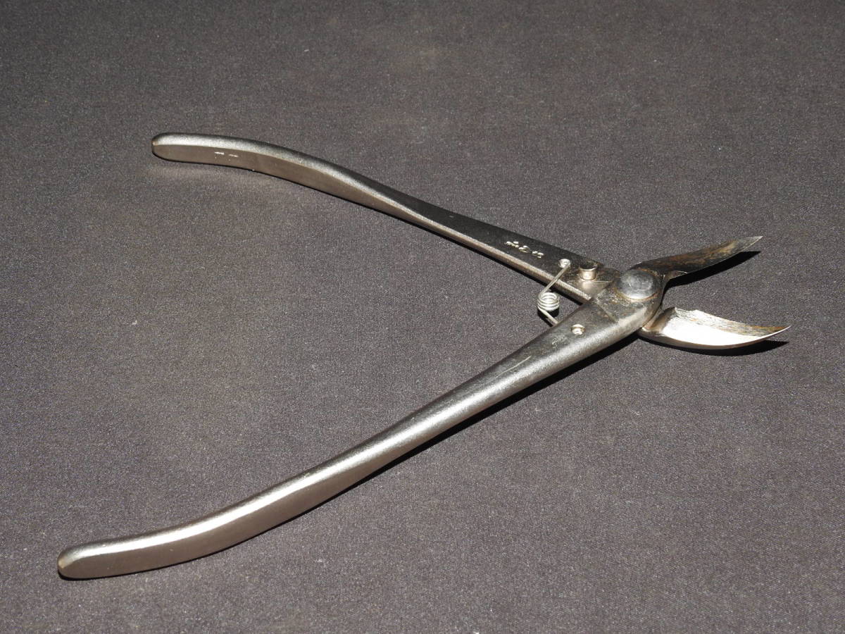 昌国No.8061 白染め反り刃又枝切(大)