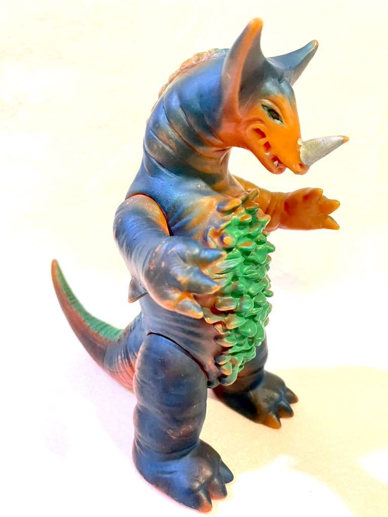 ゴモラ ブルマァク 当時品 赤成型 足裏マジック書き有り ウルトラマン