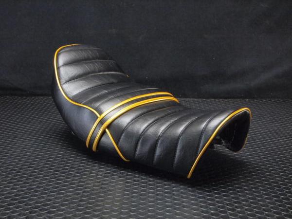 エイプ50成金仕様チョビ三段シート金/黒3段APE 加工後未使用「(純正品