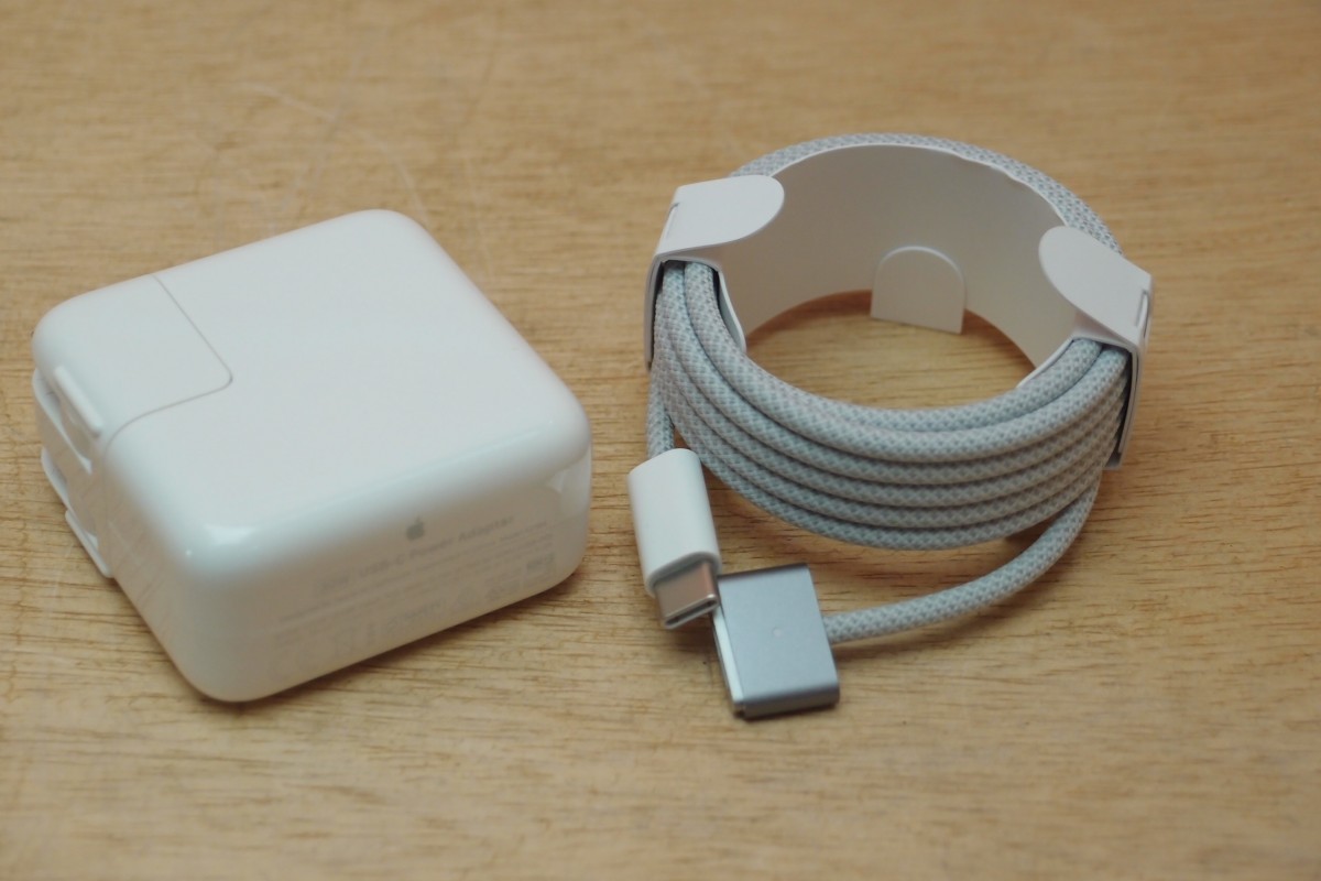 Apple MacBook Air M2 8GBメモリ 256GB SSD バッテリー100％ Apple保証