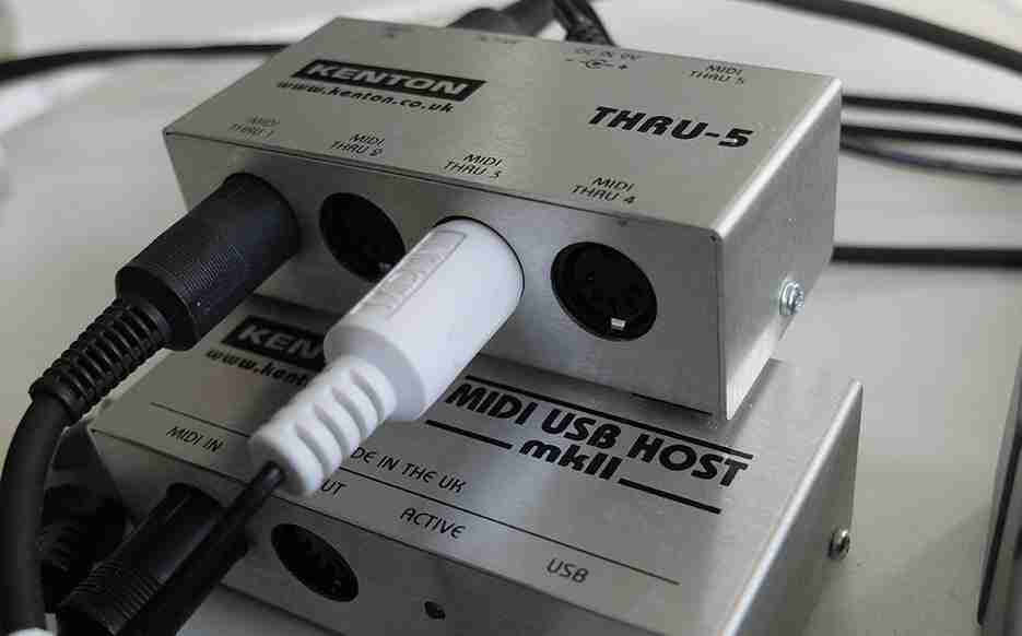 MIDI: How to connect a DAW, an iPad, OP-1 & Elektron Analog synths