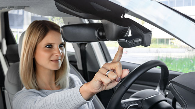 公式 | Audi Online Shop | Audi Universal Traffic Recorder Special