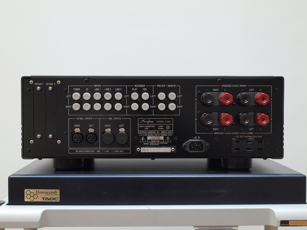 Accuphase E380 【中古】幕張新都心