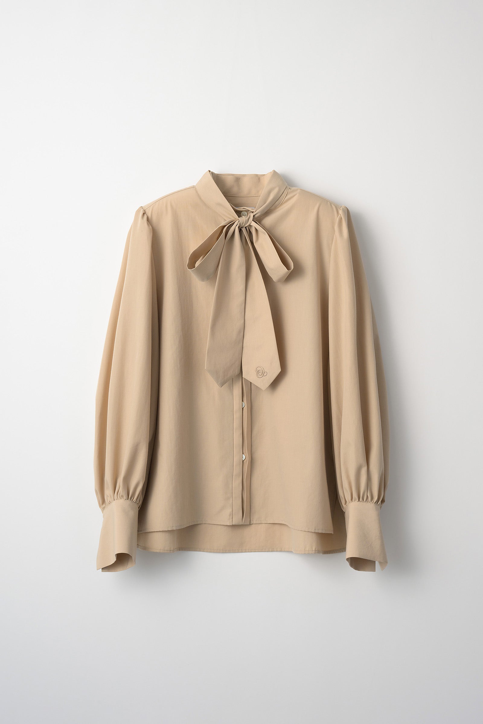 Audire bowtie volume blouse(VERY別注) (Beige)