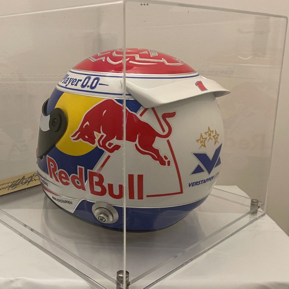 直筆サイン入り】 マックスフェルスタッペンヘルメット – AuthentiCo.