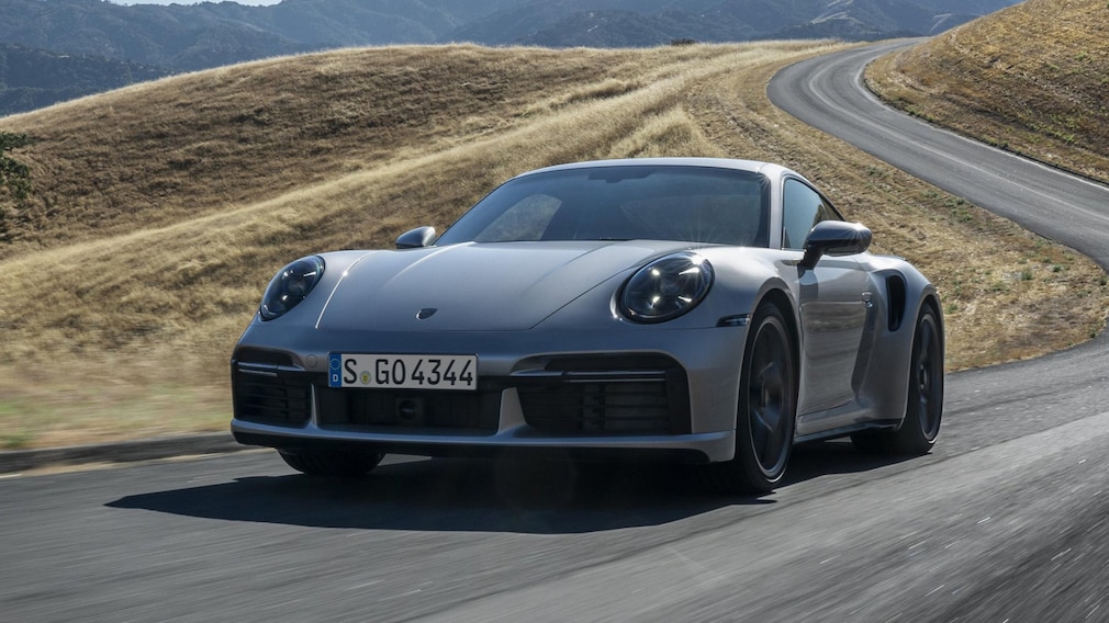 50周年記念モデルに試乗！「ポルシェ911ターボ50イヤーズ」は生まれ年