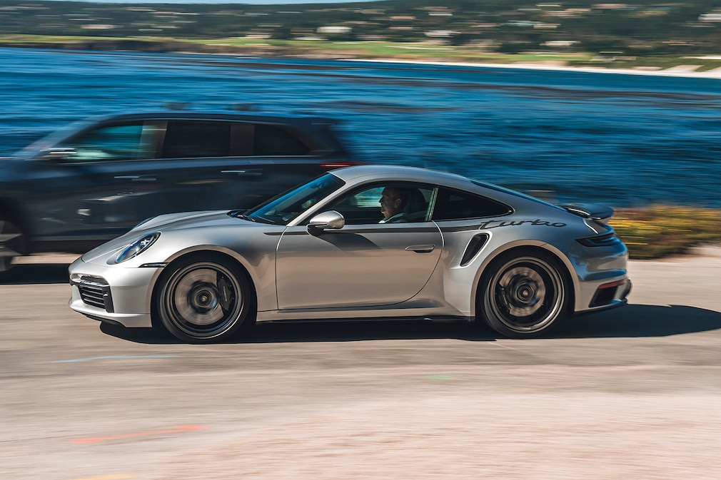 50周年記念モデルに試乗！「ポルシェ911ターボ50イヤーズ」は生まれ年