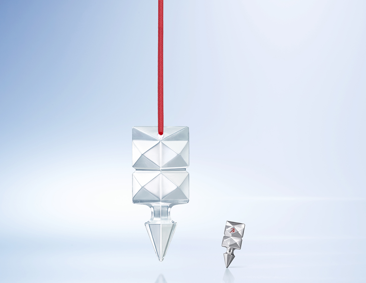 クリスマスを彩るラグジュアリーな輝きを放つバカラのホリデー