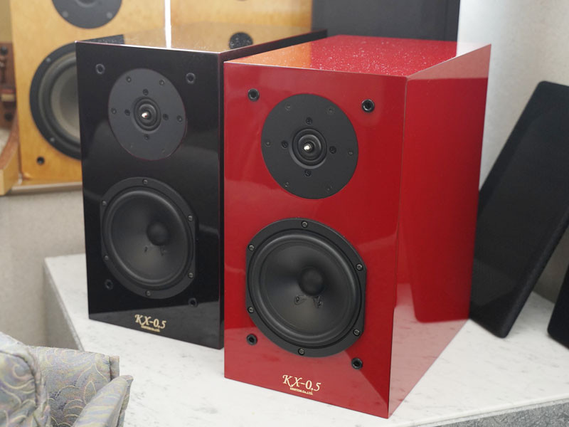 クリプトン、漆塗りスピーカー「KX-0.5UR/UB」を約10万円値下げ - AV Watch