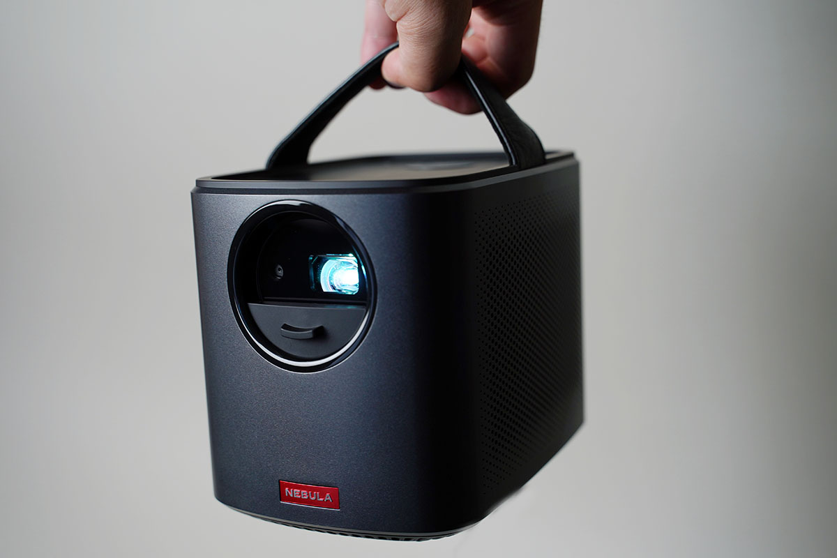 小寺信良の週刊 Electric Zooma!】明るいは正義! 大容量バッテリも搭載