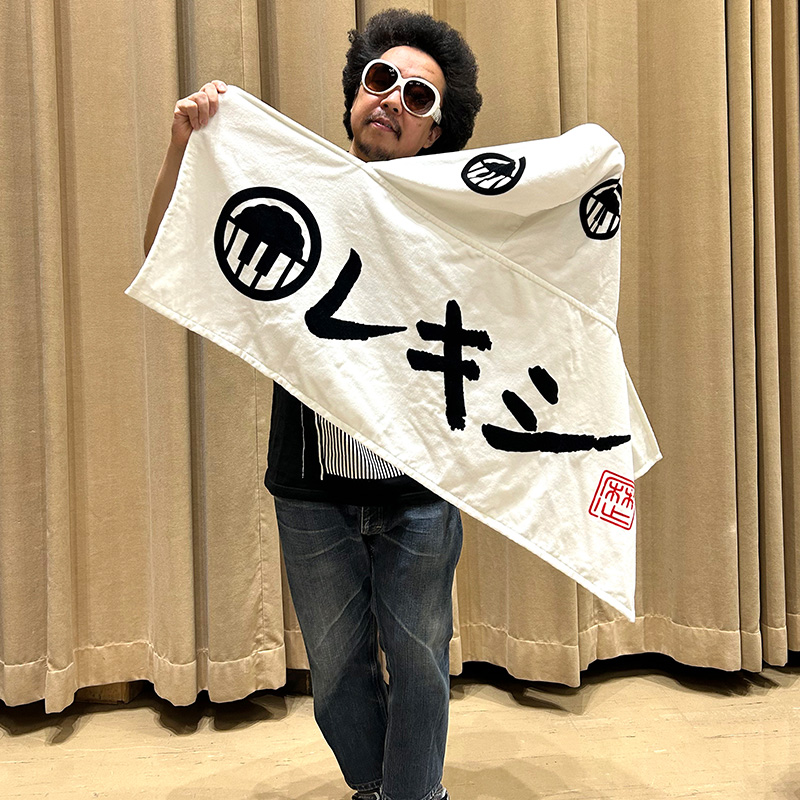 レキロゴに包まれたならフード付きタオル | 稀有ズショッピング